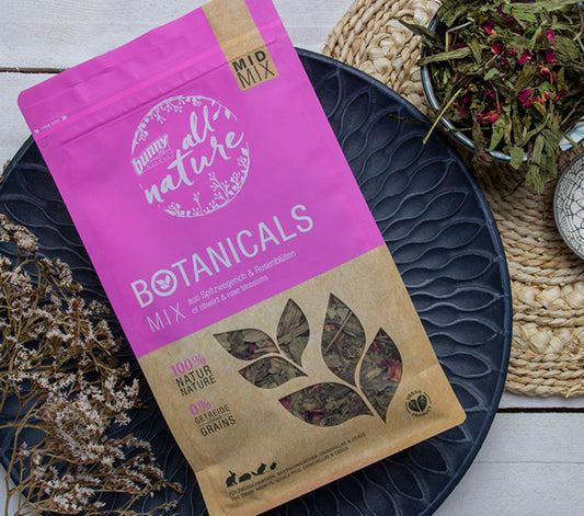 BUNNY BOTANICALS LLANTEN MENOR Y PETALOS DE ROSA